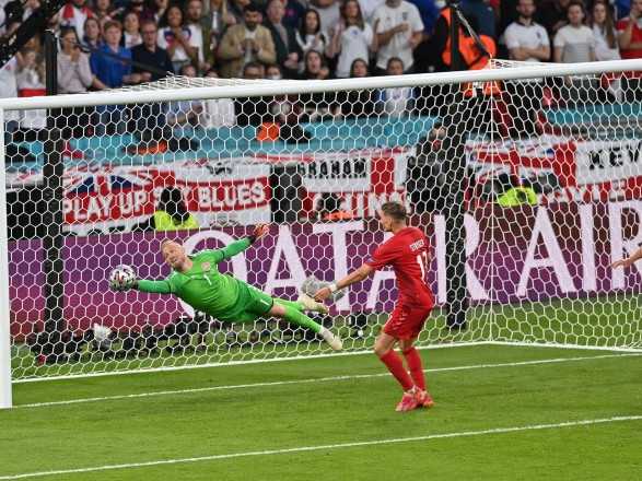 Гол з пенальті Кейна вивів збірну Англії у фінал Євро-2020