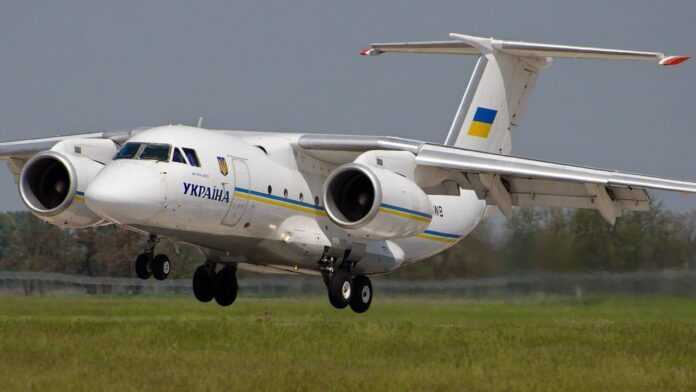 Украинцам провели «экскурсию» по президентскому самолету