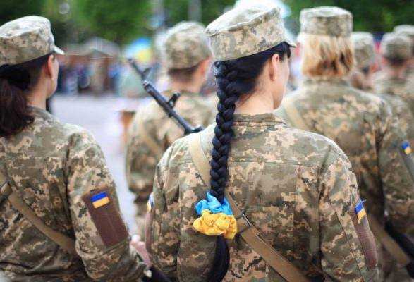 Рада зробила військовий облік жінок добровільним
