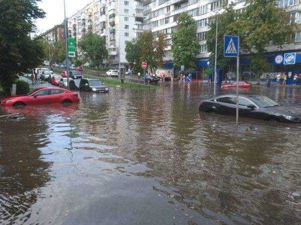 Последствия потопа в Киеве опубликованы в новых фото