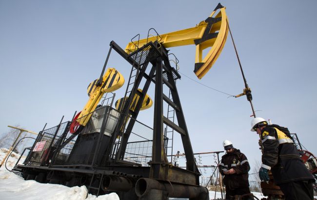 Мировые цены на нефть растут второй день подряд после решения ОПЕК+ сократить добычу