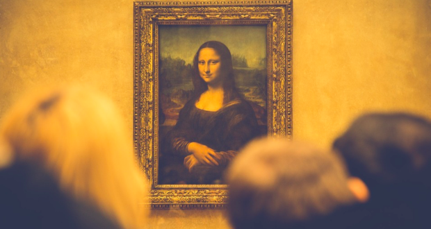 Шедевр да Винчи "Мона Лиза" разрушается