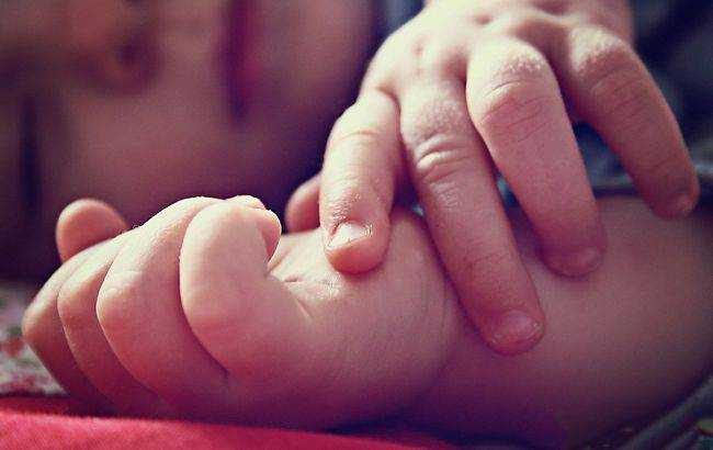 В Луцке новорожденный впал в кому после прививки: родные винят медиков