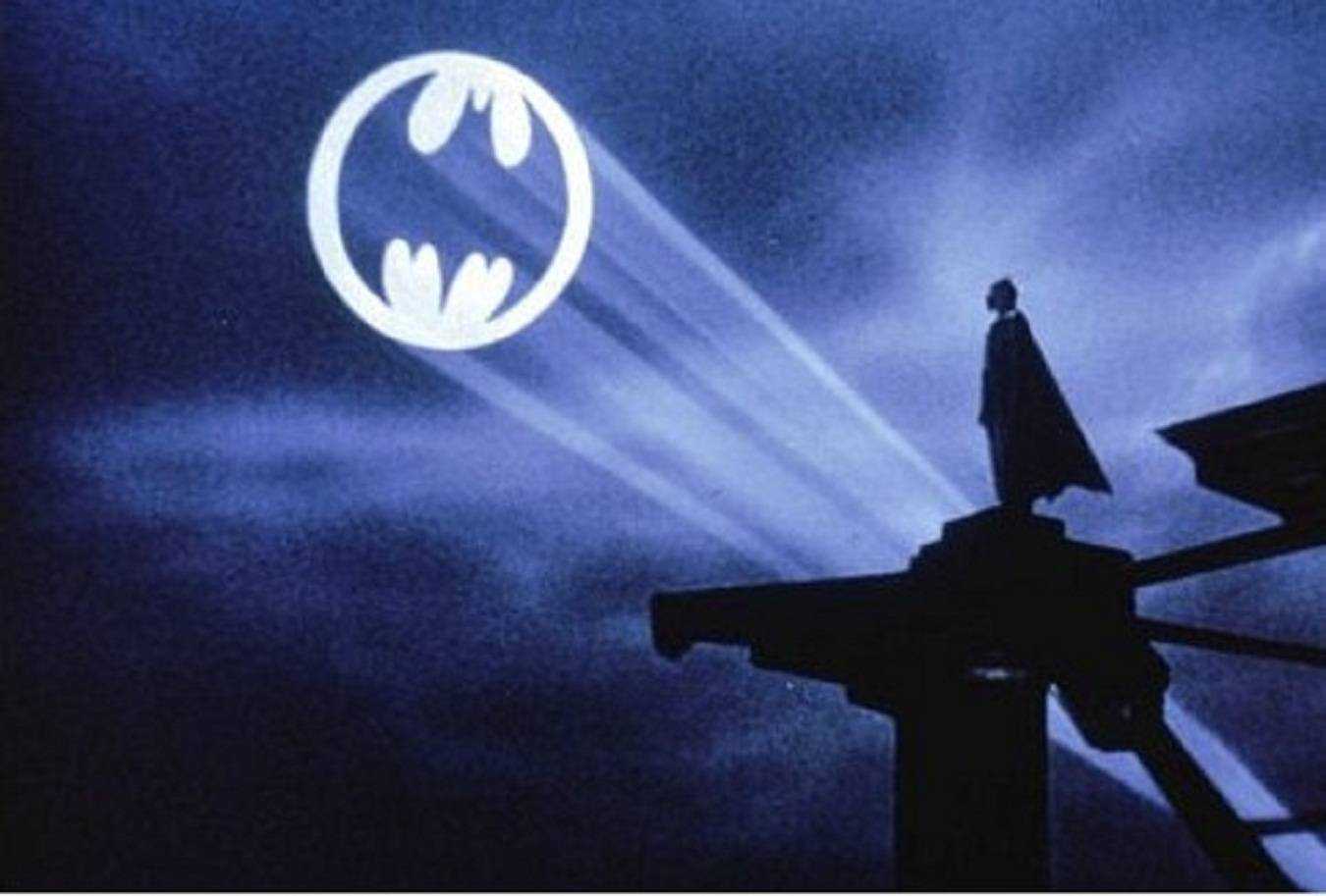 В городах по всему миру зажгут сигнал Бэтмена