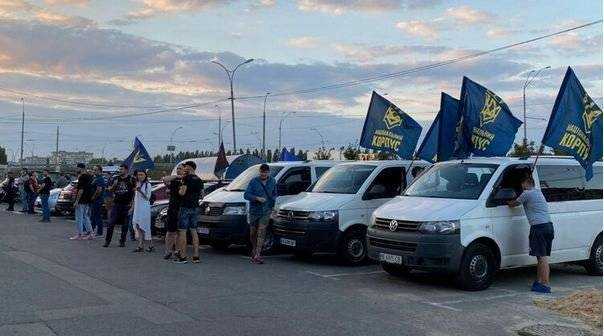 К дому Зеленского едут активисты: будут митинговать против патрулирования на Донбассе