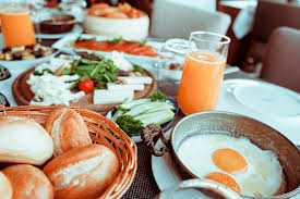 Диетолог рассказал, какой должен быть завтрак для бодрости