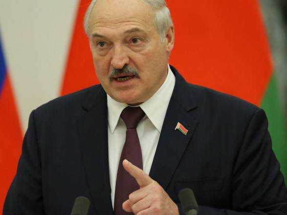 У Лукашенка заявили, що Зеленський погодився на переговори з Росією у Гомелі. Їх планують провести на кордоні