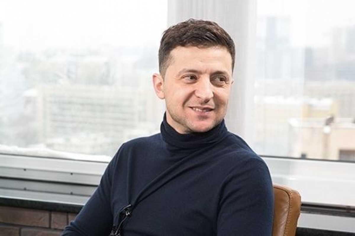 Зеленский заявил, что готов был уступить Вакарчуку на выборах