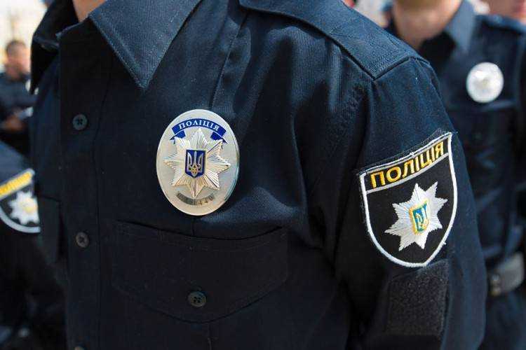 В Полтавской области избили полицейского, охранявшего избирательный участок