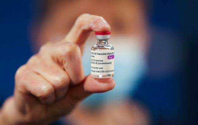 ЄС вимагає від AstraZeneca 200 млн євро за затримку поставок COVID-вакцин
