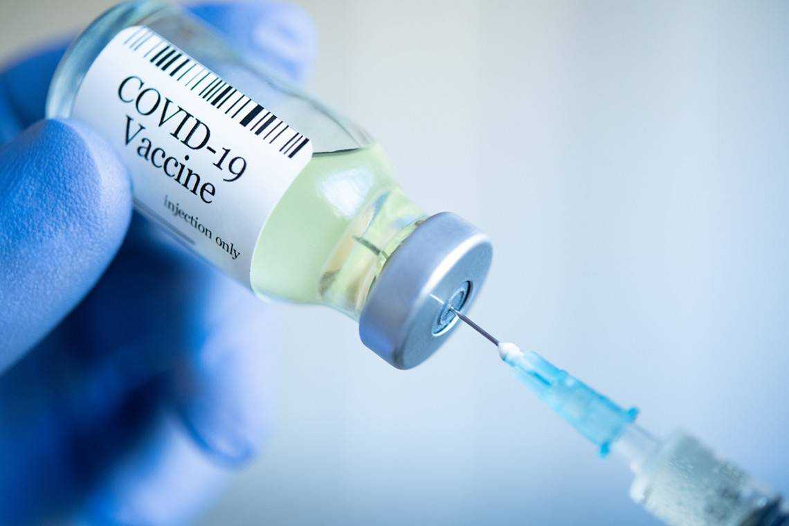 Вакцини від COVID - 19 ефективні проти індійського штаму, - вчені