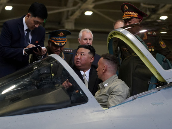 Ким Чен Ын "глубоко впечатлен" российской авиастроительной промышленностью