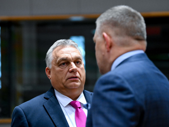 Венгрия и Словакия критикуют увеличение помощи Украине на фоне обсуждения бюджета ЕСПремьер-министр Венгрии Виктор Орбан в четверг выступил против предоставления Евросоюзом Украине помощи в размере 50 миллиардов евро, а