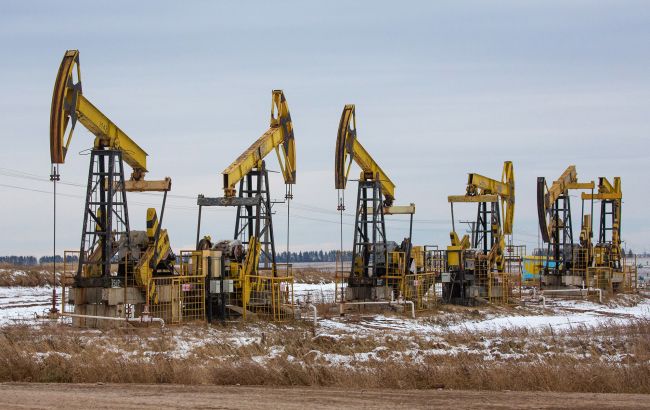 Западные санкций существенно вредят нефтяному сектору РФ, - Reuters