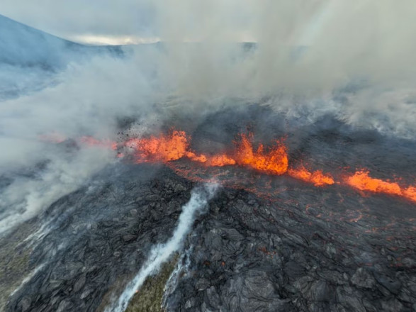 Индонезию всколыхнуло извержение вулкана