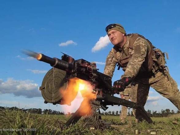 Украинская ПВО ночью сбила все выпущенные врагом 12 ударных дронов - Генштаб