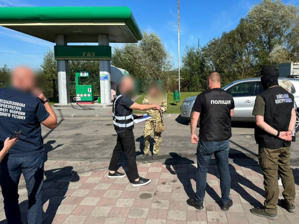 17 000 долларов за снятие с воинского учета: на Львовщине задержали офицера районного ТЦК