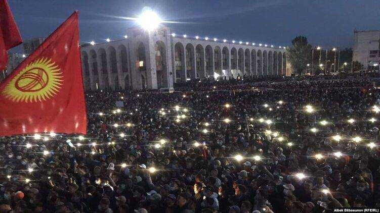 Массовые протесты в Кыргызстане: все о главных силах революции