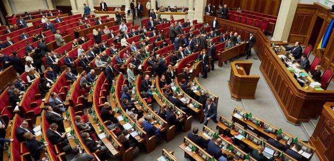 У червні шестеро народних депутатів не відвідали жодного засідання Ради – КВУ
