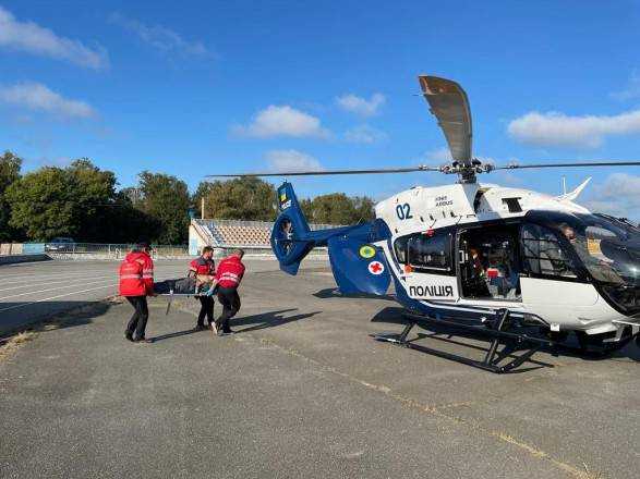 12-річного хлопчика, у якого відмовили ноги, доправили до лікарні на гелікоптері МВС