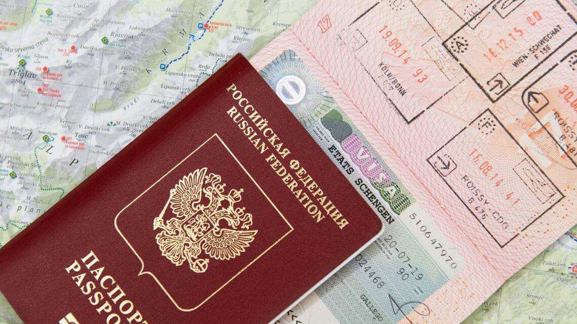Латвія закликала Євросоюз скасувати туристичні візи для росіян