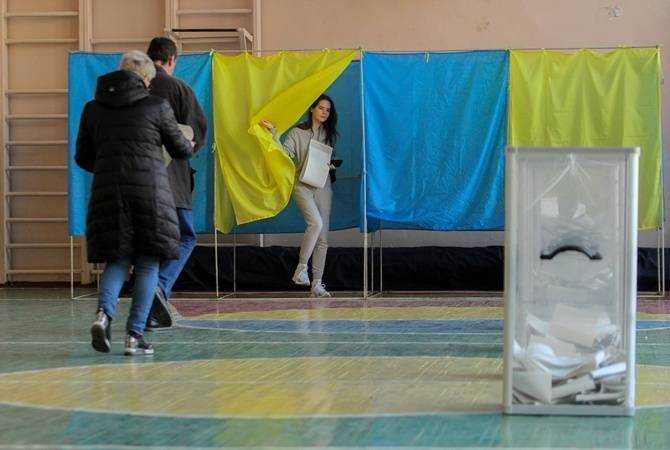 Выборы президента: на 15.00 проголосовало почти 50% украинцев