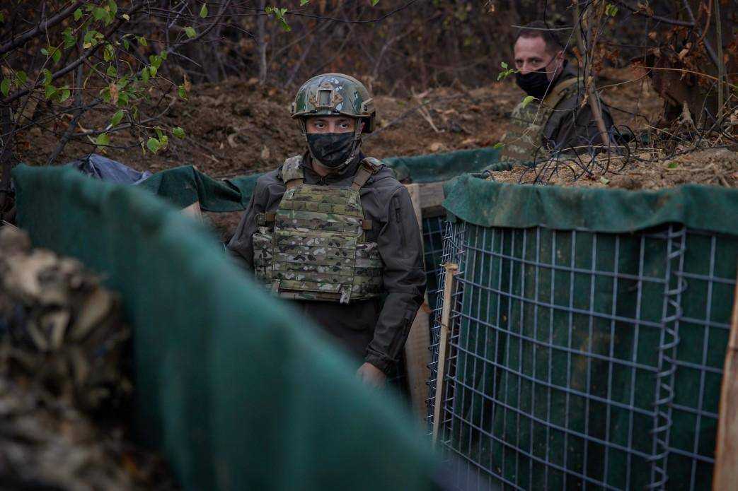 У Зеленського заявили, чи запроваджуватимуть воєнний стан в Україні