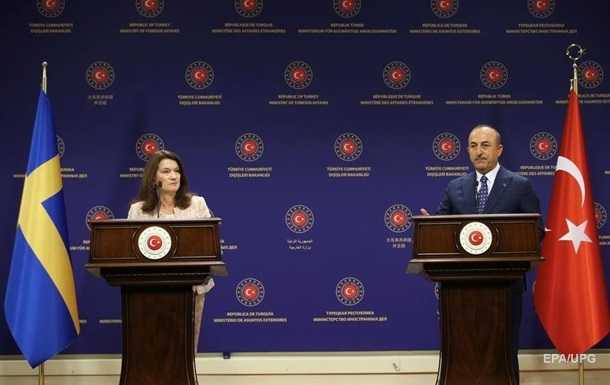 Главы МИД Турции и Швеции устроили перепалку во время пресс-конференции