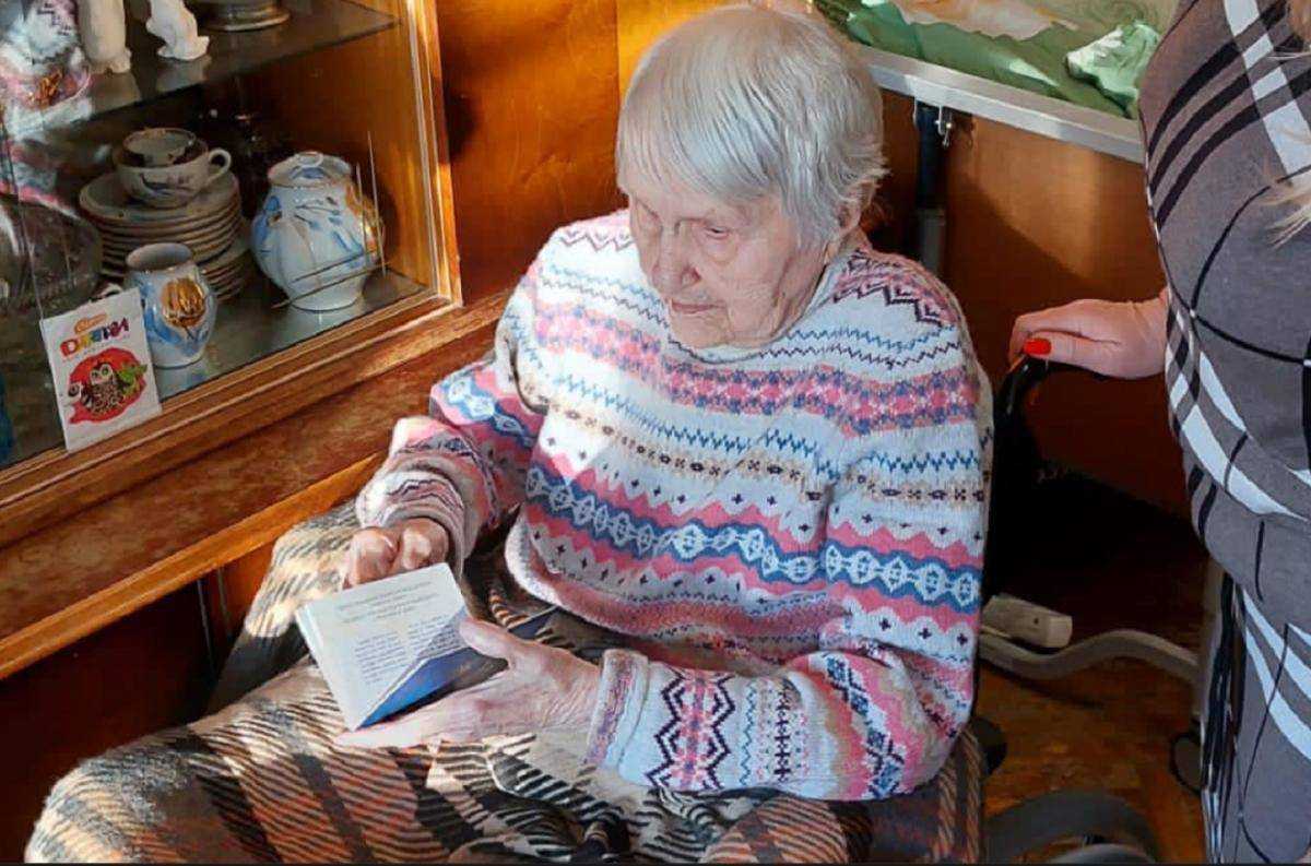 В Одесі закордонний паспорт отримала 104-річна містянка