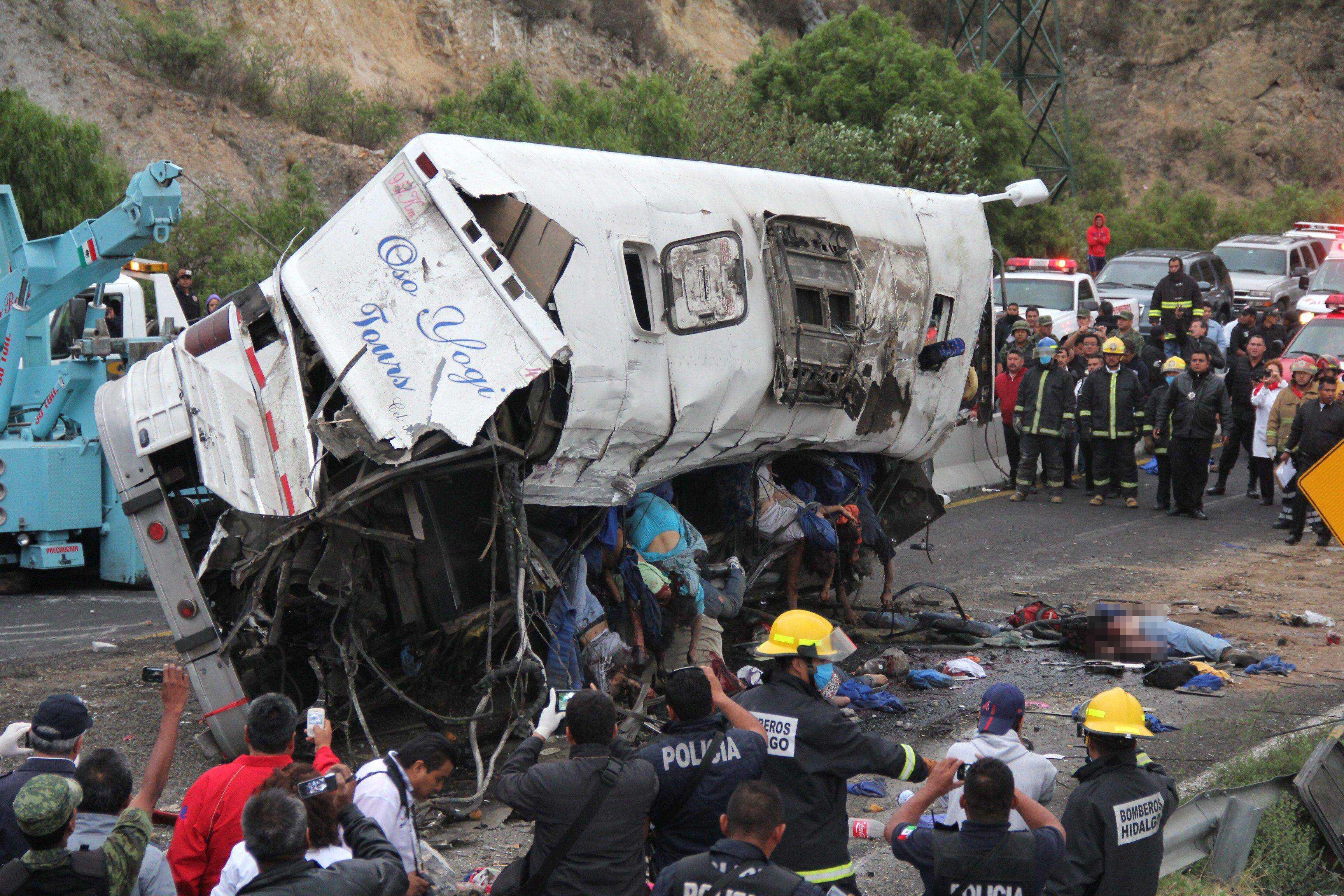 У Туреччині перекинувся автобус з футбольною командою, є загиблий і поранені
