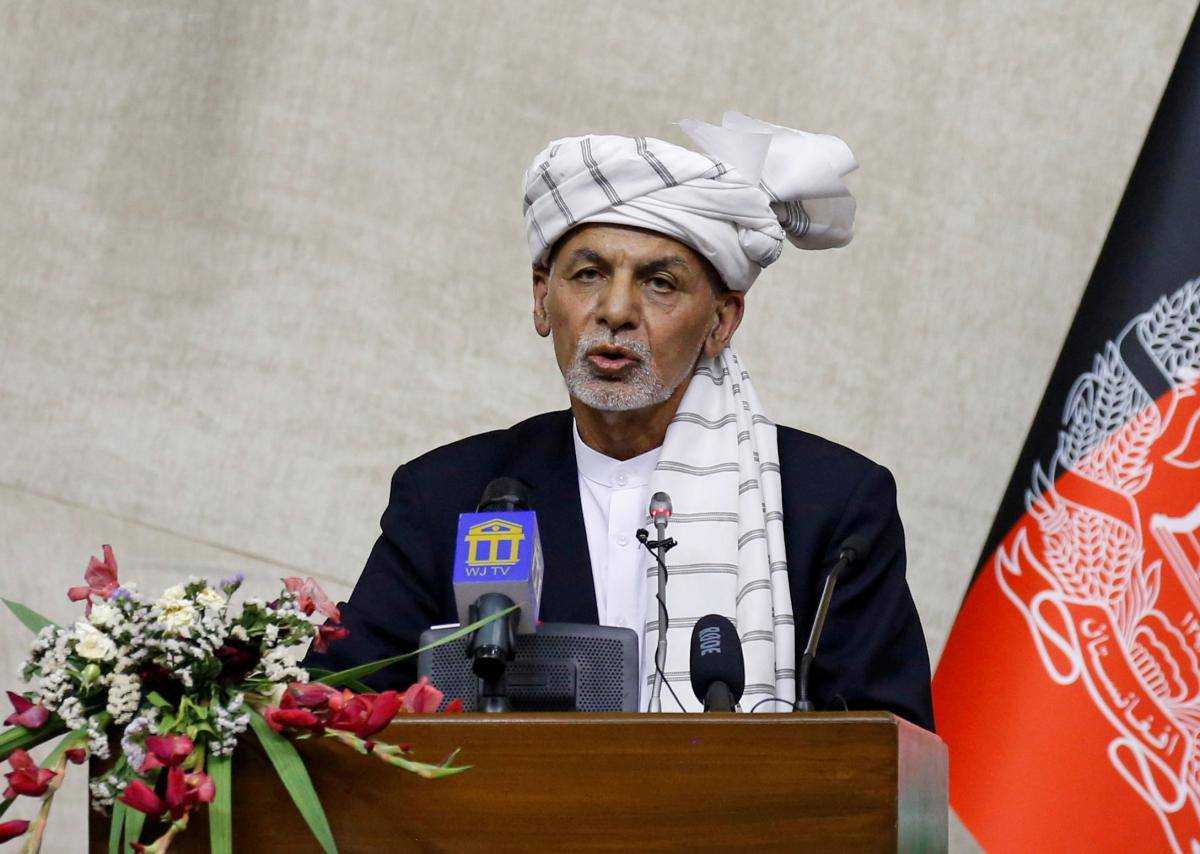 Екс-президент Афганістану спробував виправдатись за свою втечу з Кабула