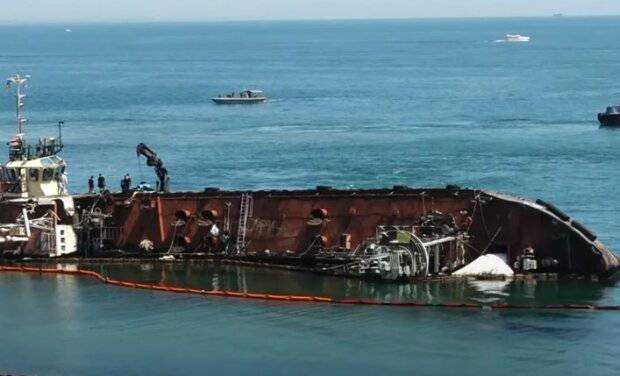 Стало известно, кто возьмется за подъем затонувшего танкера Delfi