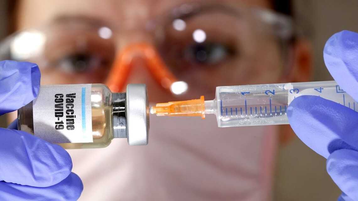 Вакцинувався депутатською вакциною: нардепи розповіли, чи зробили щеплення від COVID-19