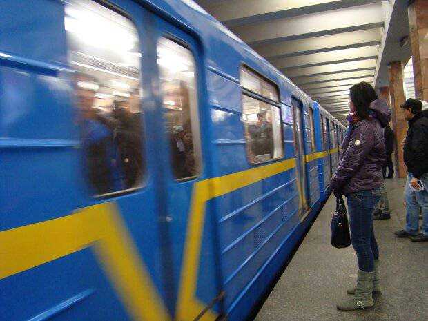 ЧП в метро Киева: пассажиры устроили самосуд над грабителем
