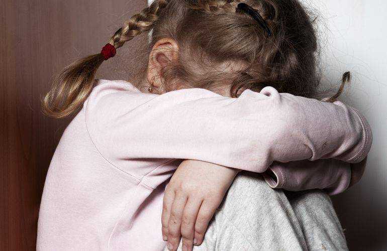 В Житомирской области изнасиловали 3-летнюю девочку