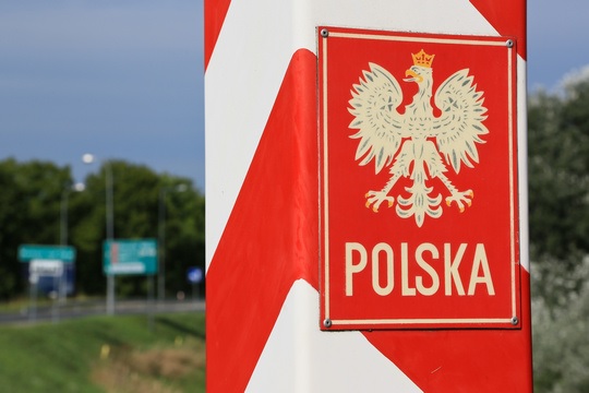 Польша перебросила на границу с беларусью боевые вертолеты