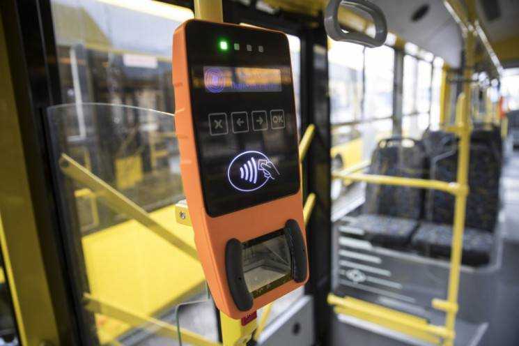 У Києві відмовилися від паперових квитків у транспорті: як оплатити проїзд