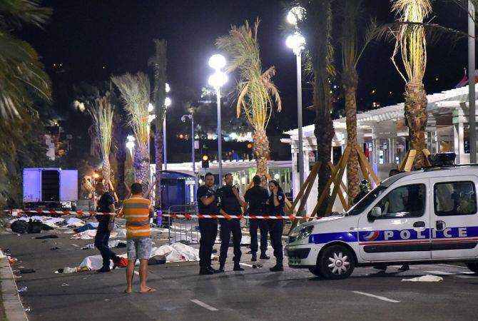 СМИ назвали исполнителя теракта в Ницце