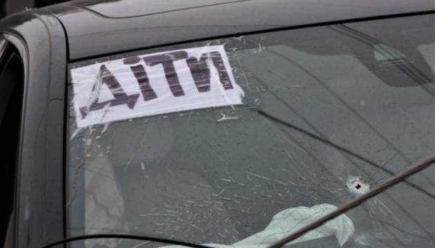 На Херсонщині росіяни обстріляли авто з цивільними: двоє людей загинули, дитина поранена