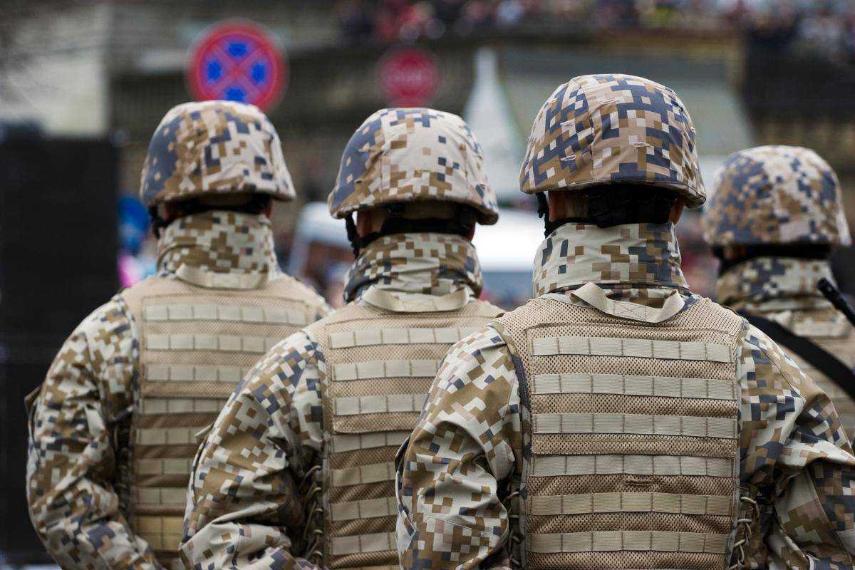 Латвія має намір направити в Україну військових інструкторів