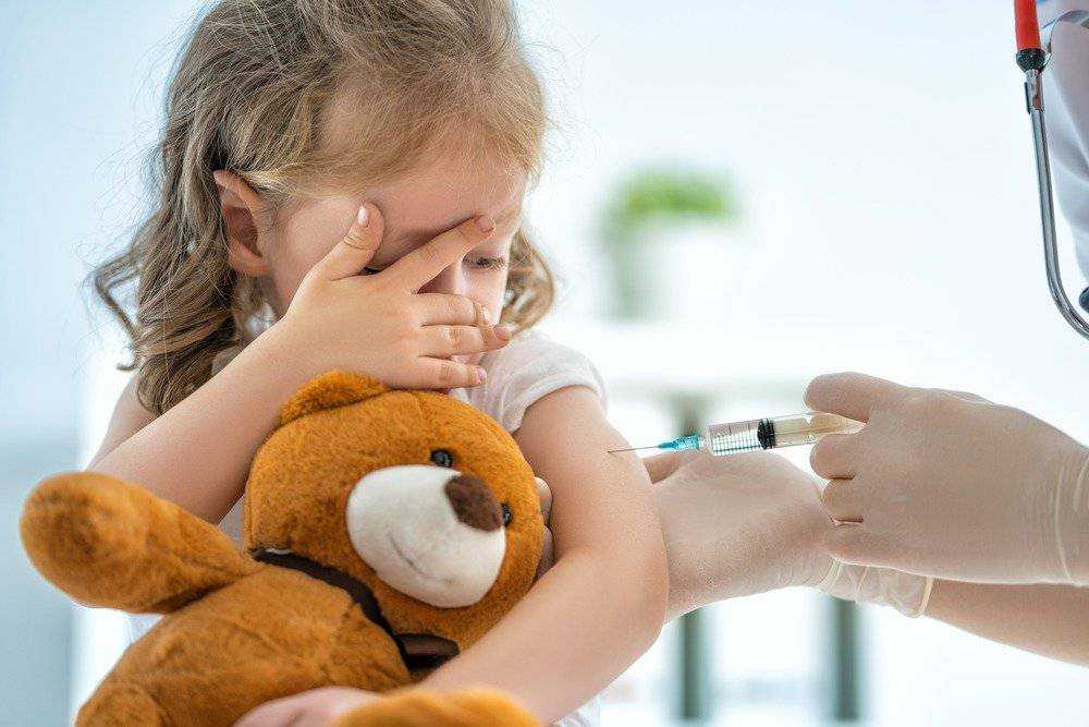 От прививки не следует отказываться: Украиной распространяются опасные инфекционные болезни