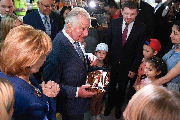 Принц Чарльз відвідав український центр для біженців у Румунії
