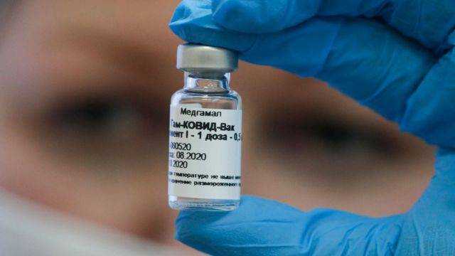 Платить за вакцину от коронавируса или нет: вот что ответили в Минздраве