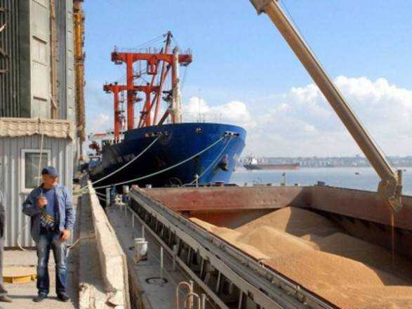 Ще шість кораблів отримали дозвіл на вивезення зерна з українських портів