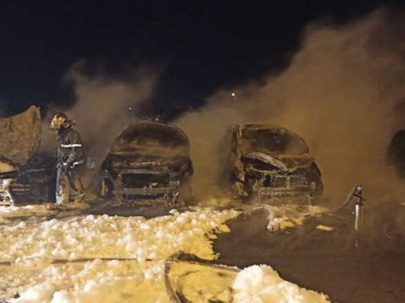 В Харьковской области сожгли 3 авто, открыто производство