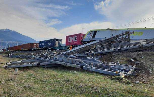 У Туреччині зіткнулися два потяги