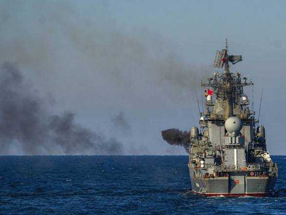 Російські військові забрали з затонулого крейсера "Москва" тіла загиблих і секретне обладнання – розвідка