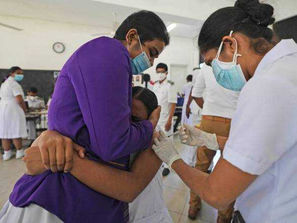Шрі-Ланка розпочала вакцинацію дітей в очікуванні сплеску COVID