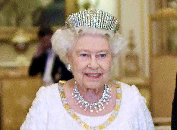 В Елизаветы II похитили драгоценности стоимостью более 100 тысяч долларов