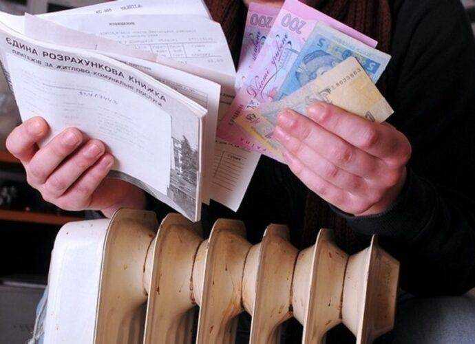 Половина зарплати за опалення: взимку українці отримуватимуть “листи щастя” на кругленьку суму